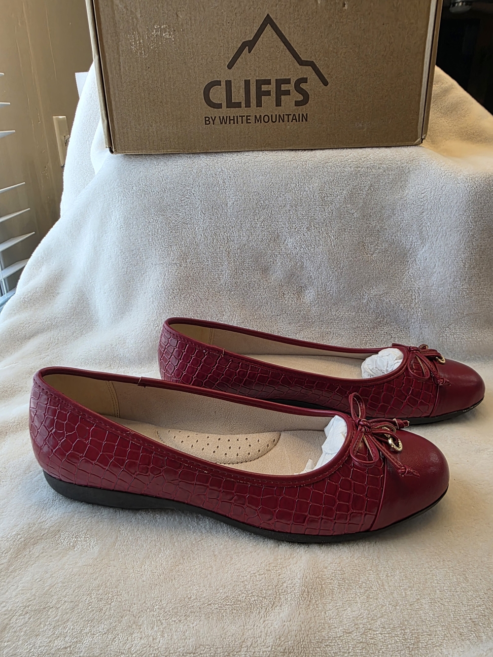 Cliffs by WHITE MOUNTAIN Burgundy Croc-Embossed Ballet Flats with Bow